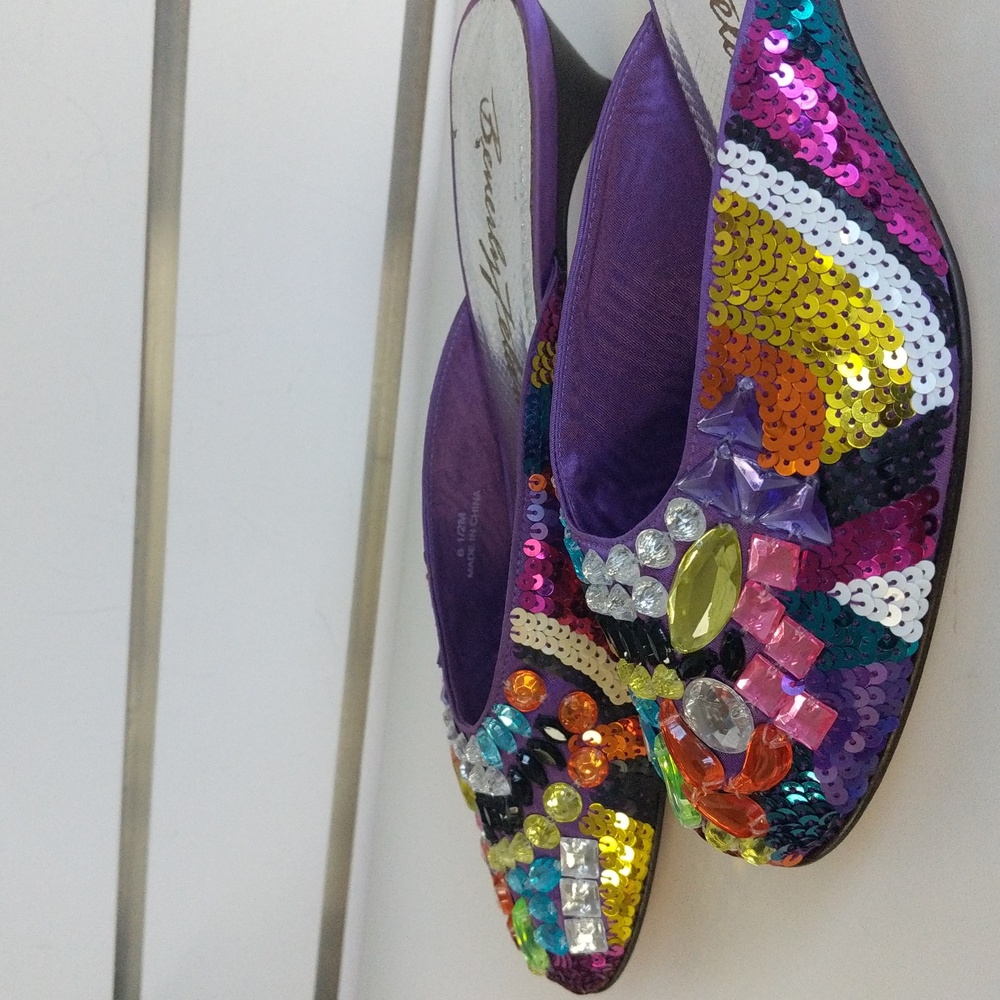 Beverly Feldman Shoes - Picture 2 of 4